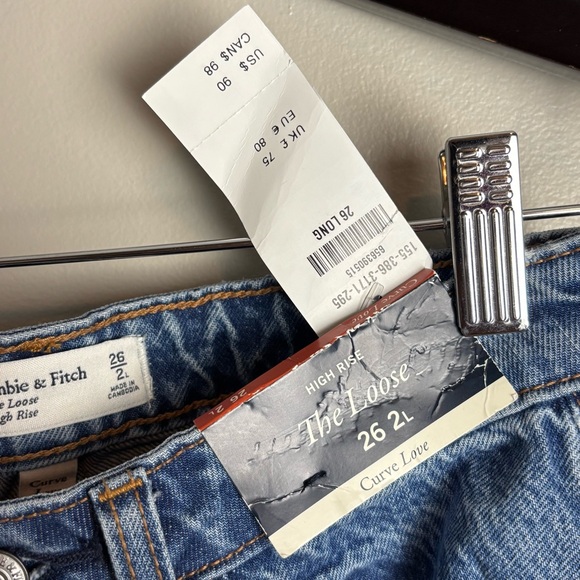 NWT Abercrombie & Fitch Curve Love High Rise Loose Medium Wash Jeans size 26L/2 - Picture 15 of 15
